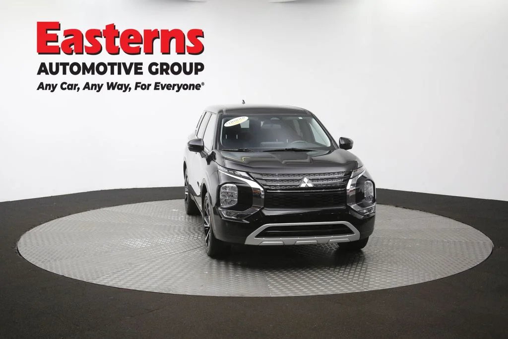 Used 2024 Black Mitsubishi SE image 51