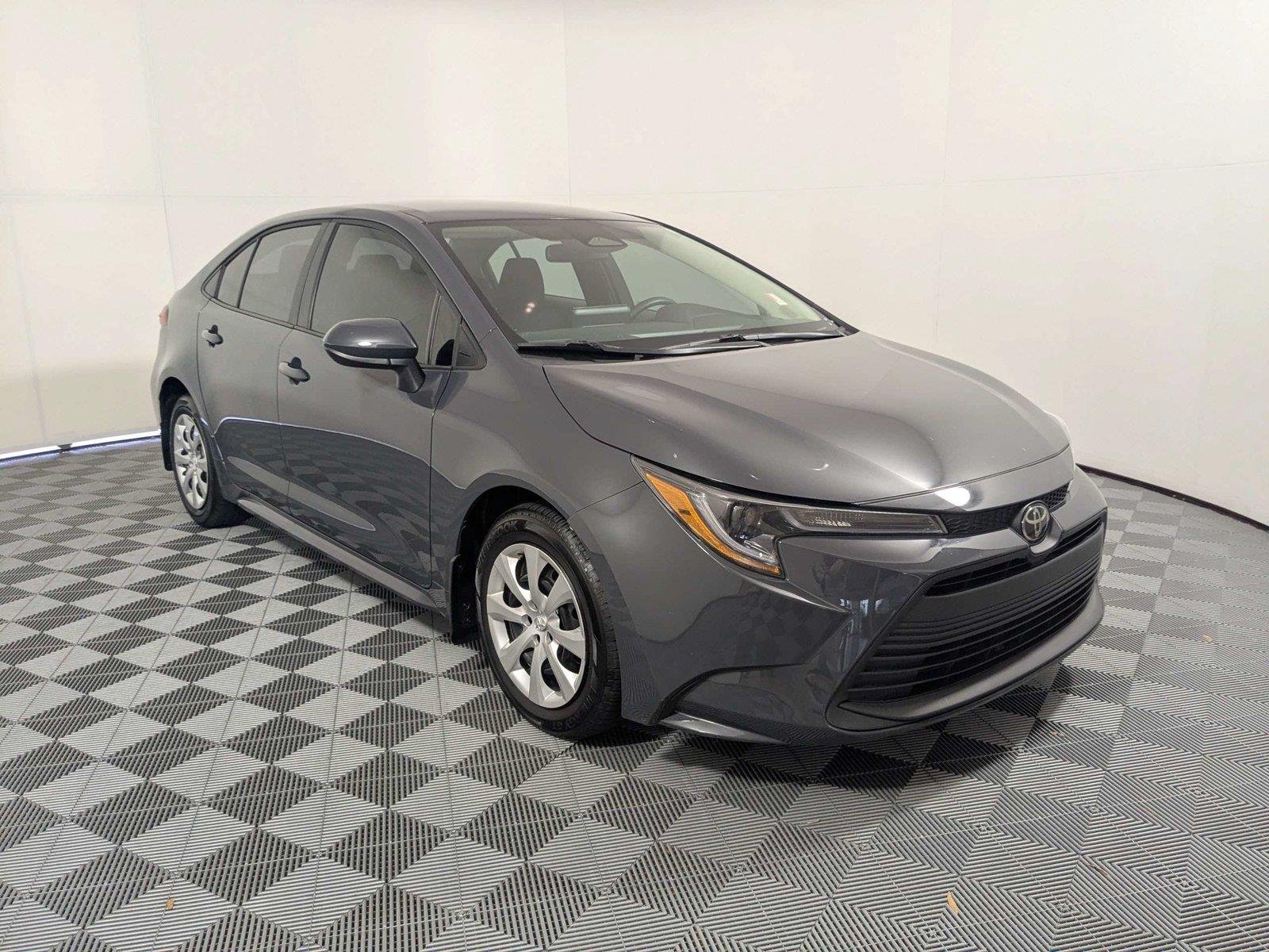 Used 2025 Underground Toyota LE image 3