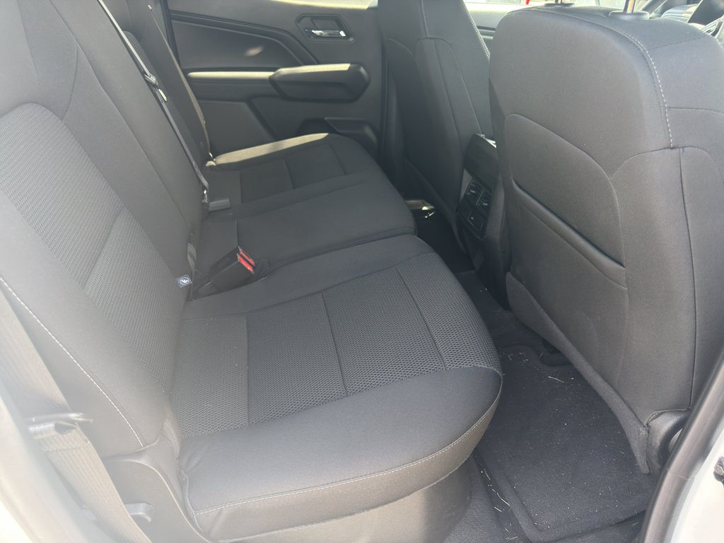 Used 2024 Summit White Chevrolet 4WD LT image 8