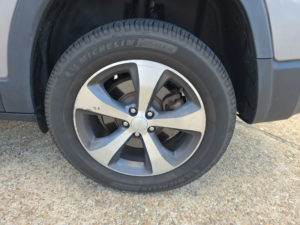 Used 2021 Silver Jeep Limited image 14