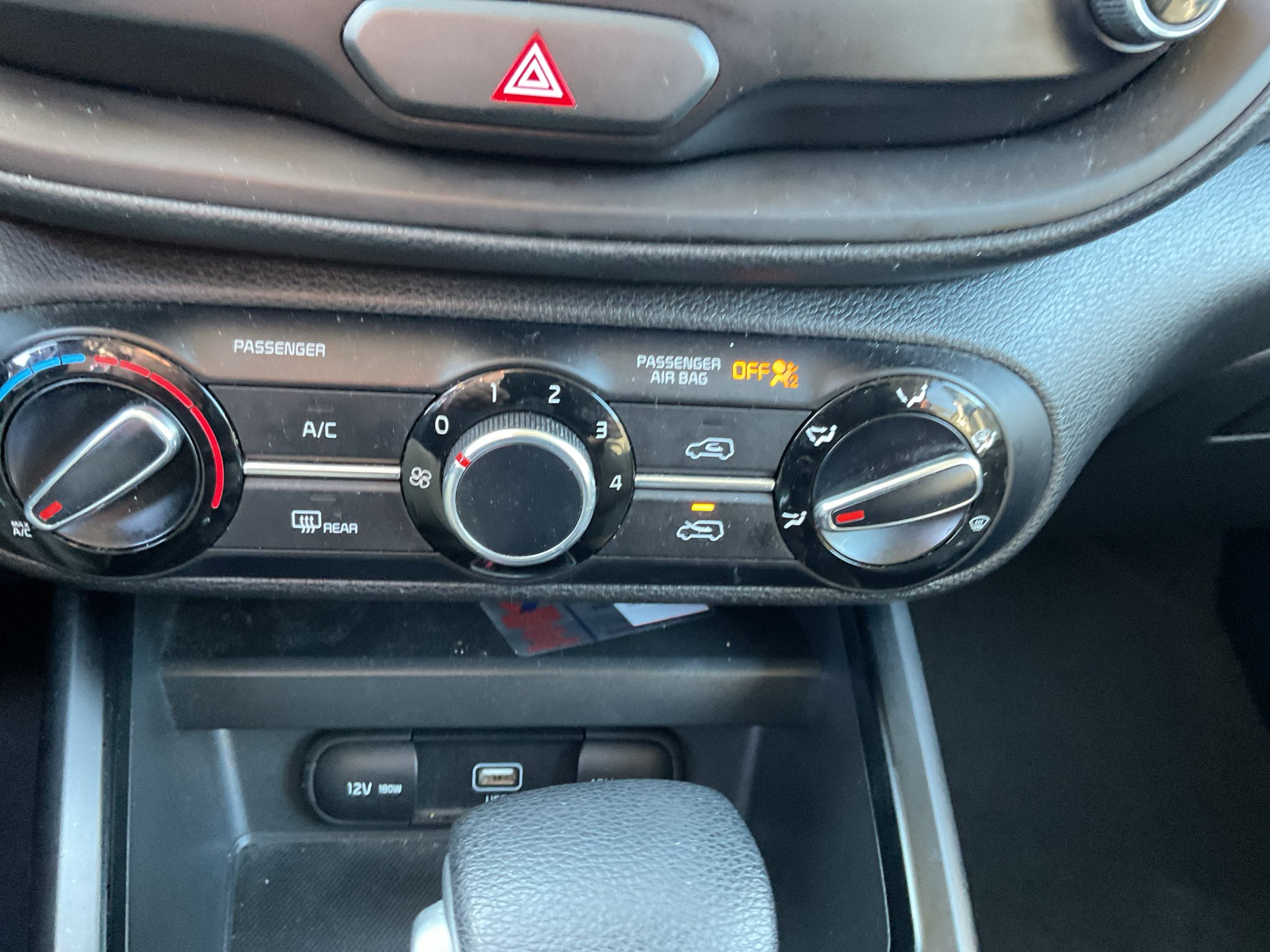 Used 2022 Snow White Pearl Kia LX image 20