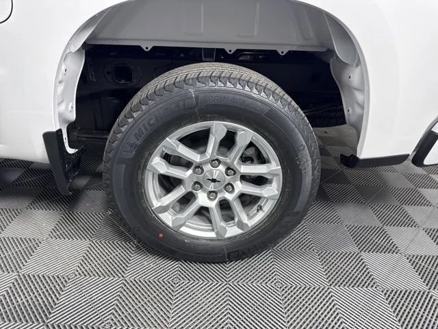 New 2026 Summit White Chevrolet RST image 8