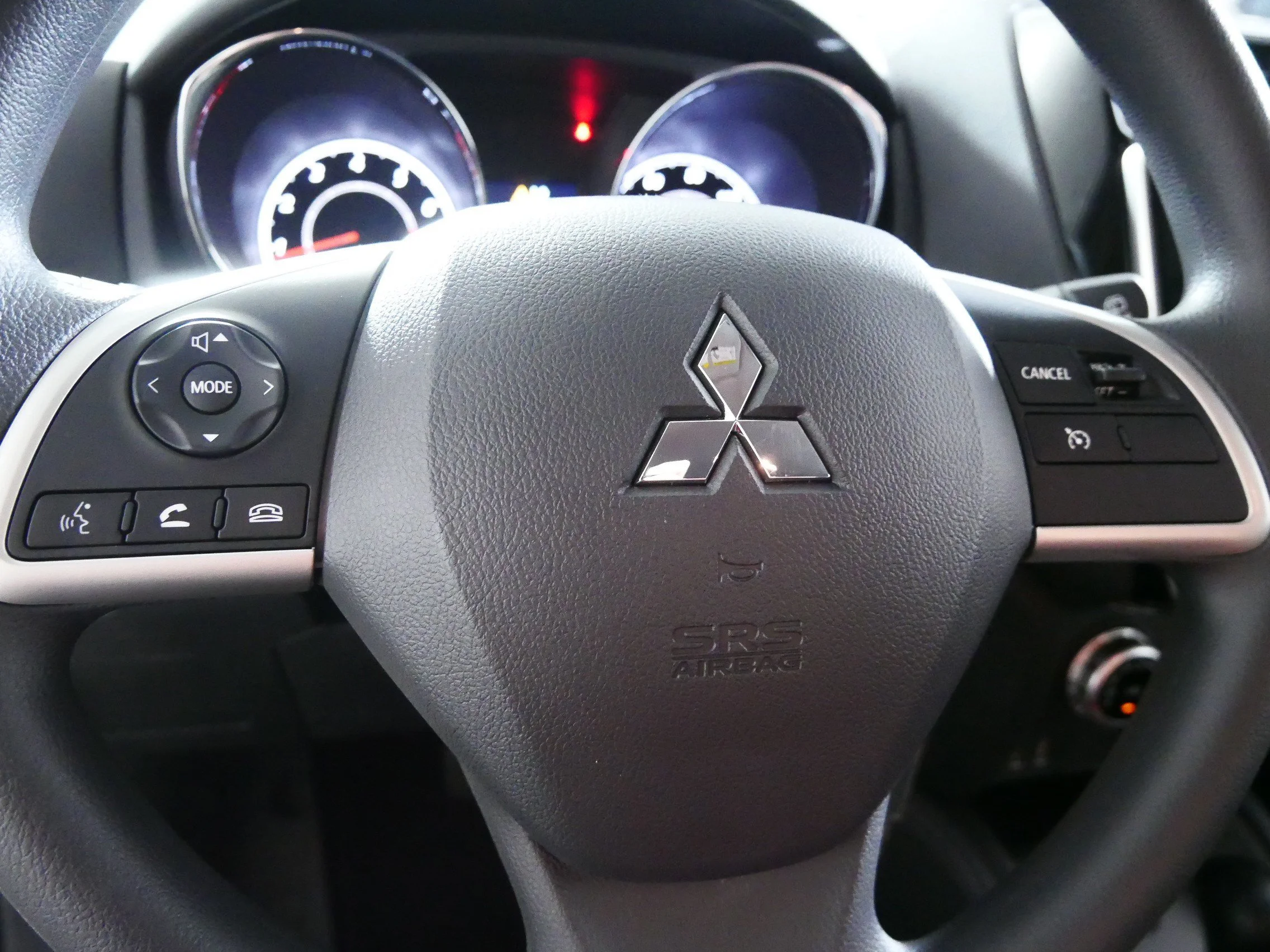 New 2026 White Diamond Mitsubishi 2.0 ES image 8
