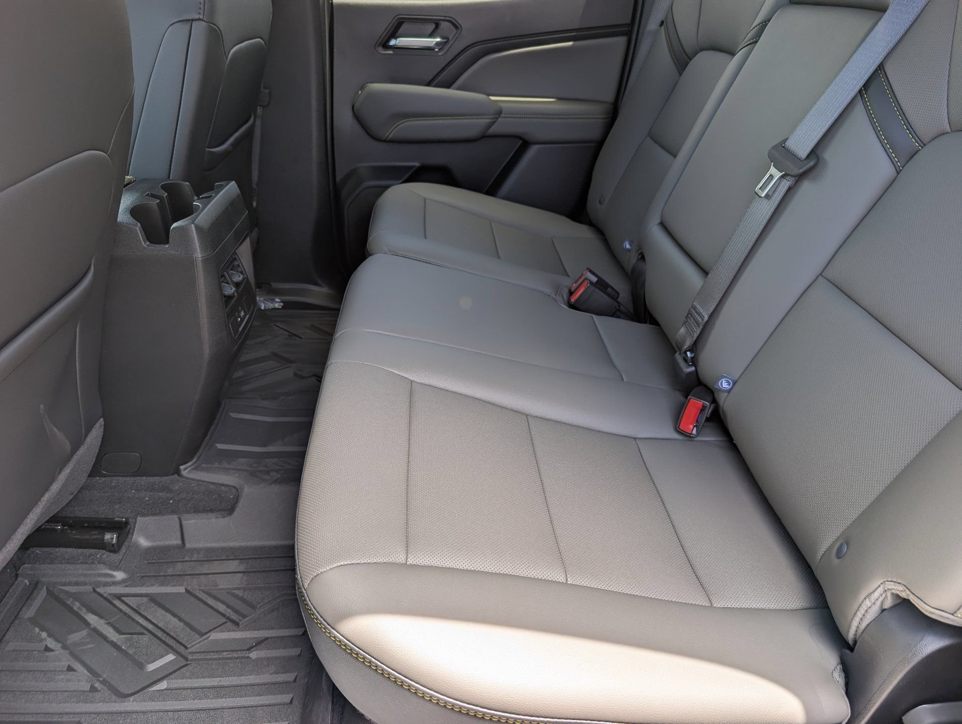 2026 Chevrolet Colorado ZR2 - Photo 17