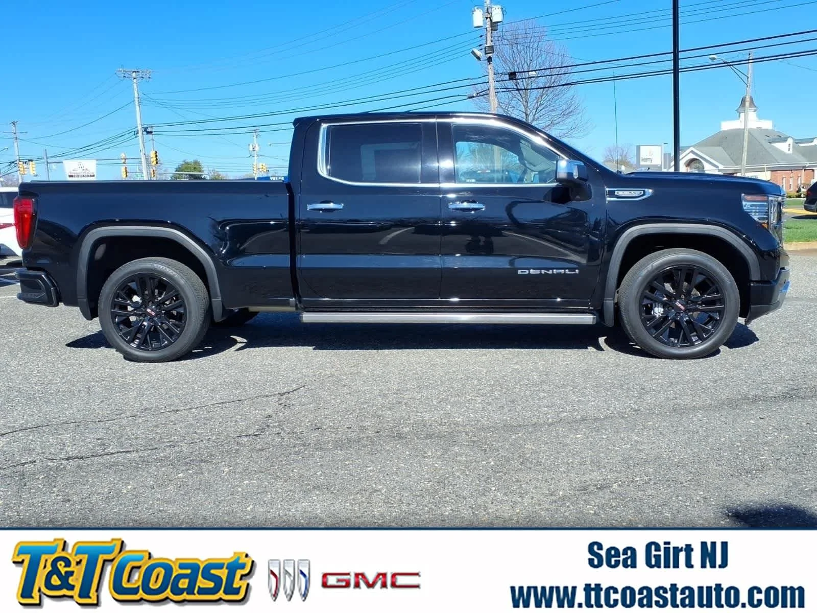 2022 GMC Sierra 4WD Crew Cab Short Box Denali's photo