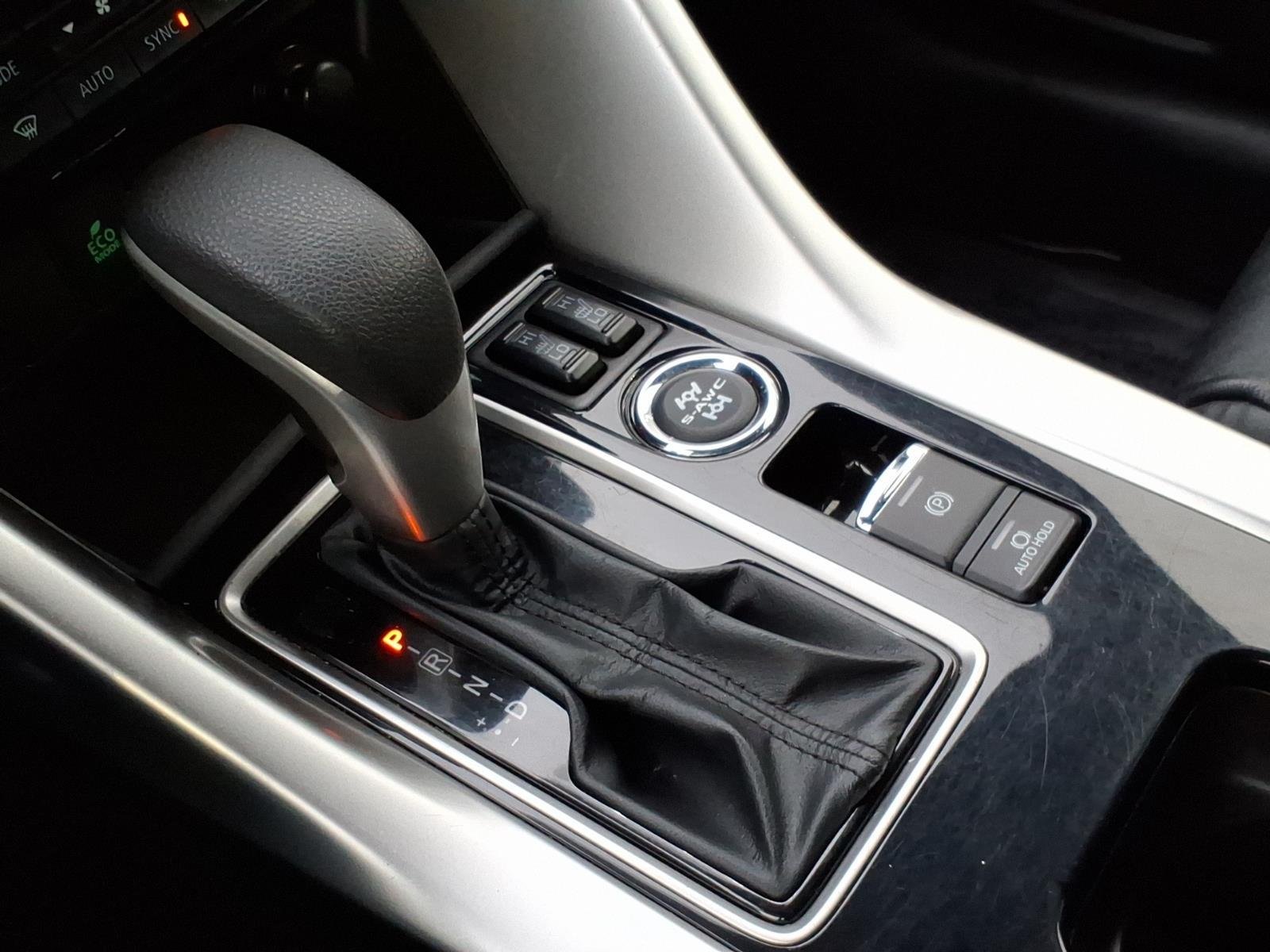 Used 2024  MITSUBISHI  image 18