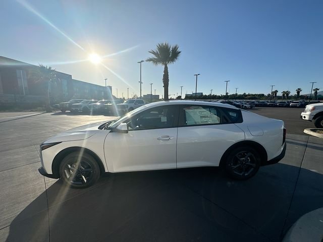 Certified Used 2026 Snow White Pearl Kia LXS image 4