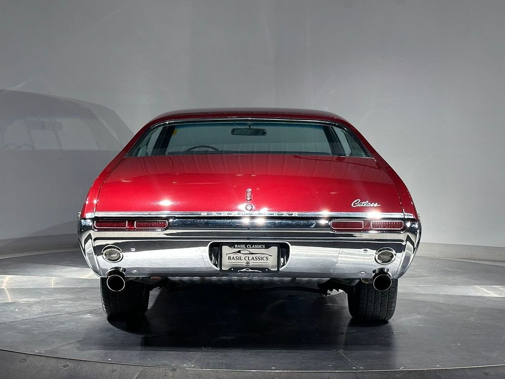 Used 1968 Red Oldsmobile Supreme image 9