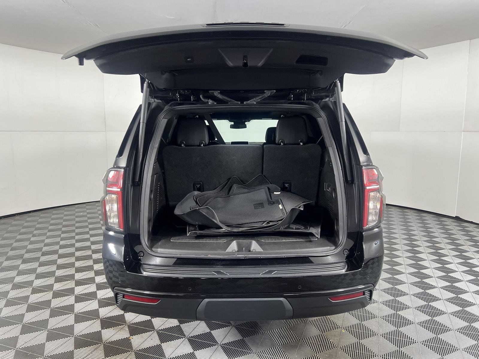 Used 2023 Black Chevrolet Z71 image 30
