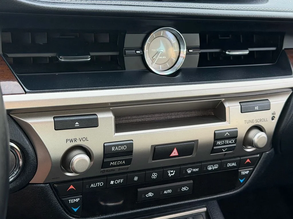 Used 2015 Silver Lexus 350 image 20