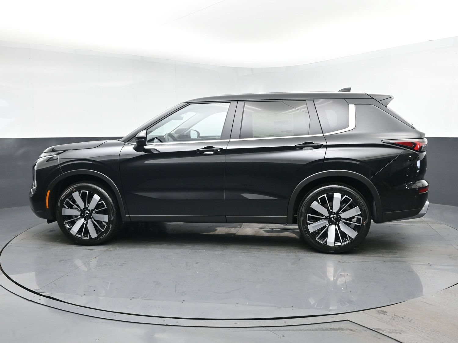 New 2026 Black Mitsubishi SE 1.5T 2WD image 4