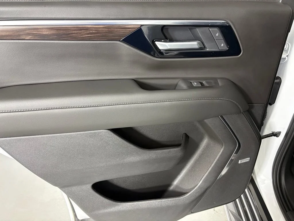 New 2026 Summit White Chevrolet LT image 42