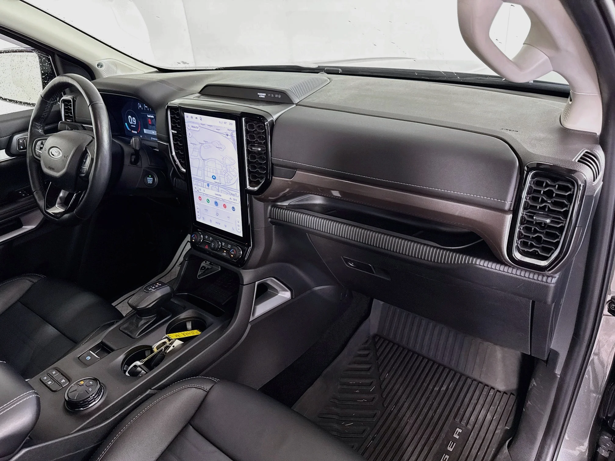 Used 2024 Carbonized Gray Metallic Ford LARIAT image 30