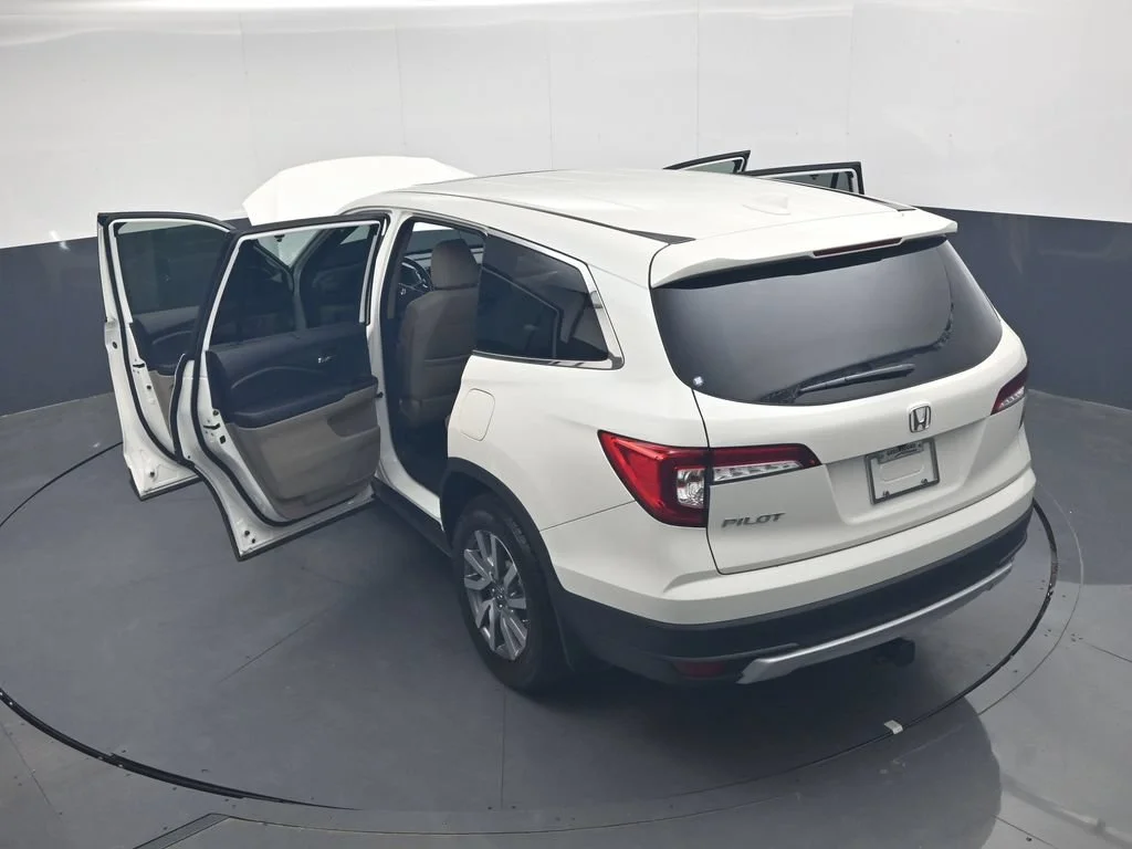 Used 2019 White Diamond Pearl Honda EX-L image 38