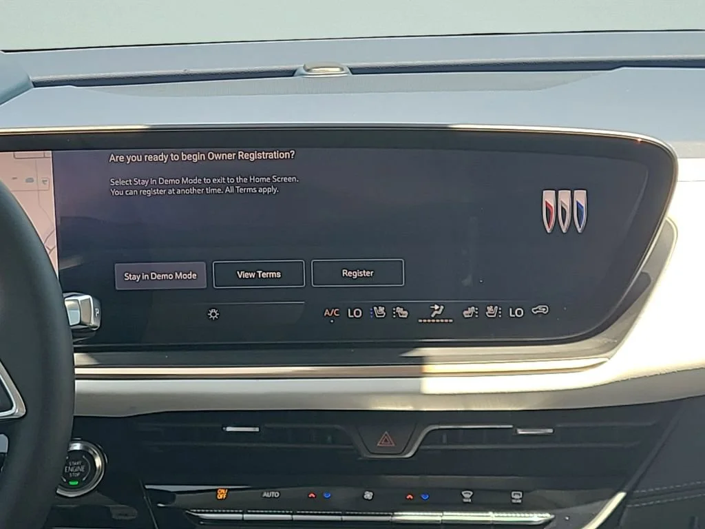 New 2026 Iridescent White Tricoat Buick Avenir image 19