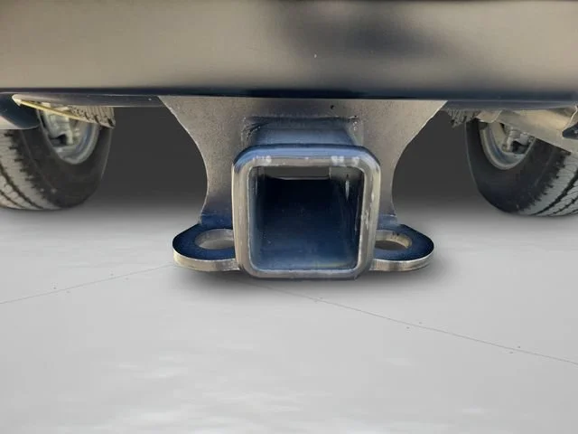 New 2025 Summit White Chevrolet WT image 27