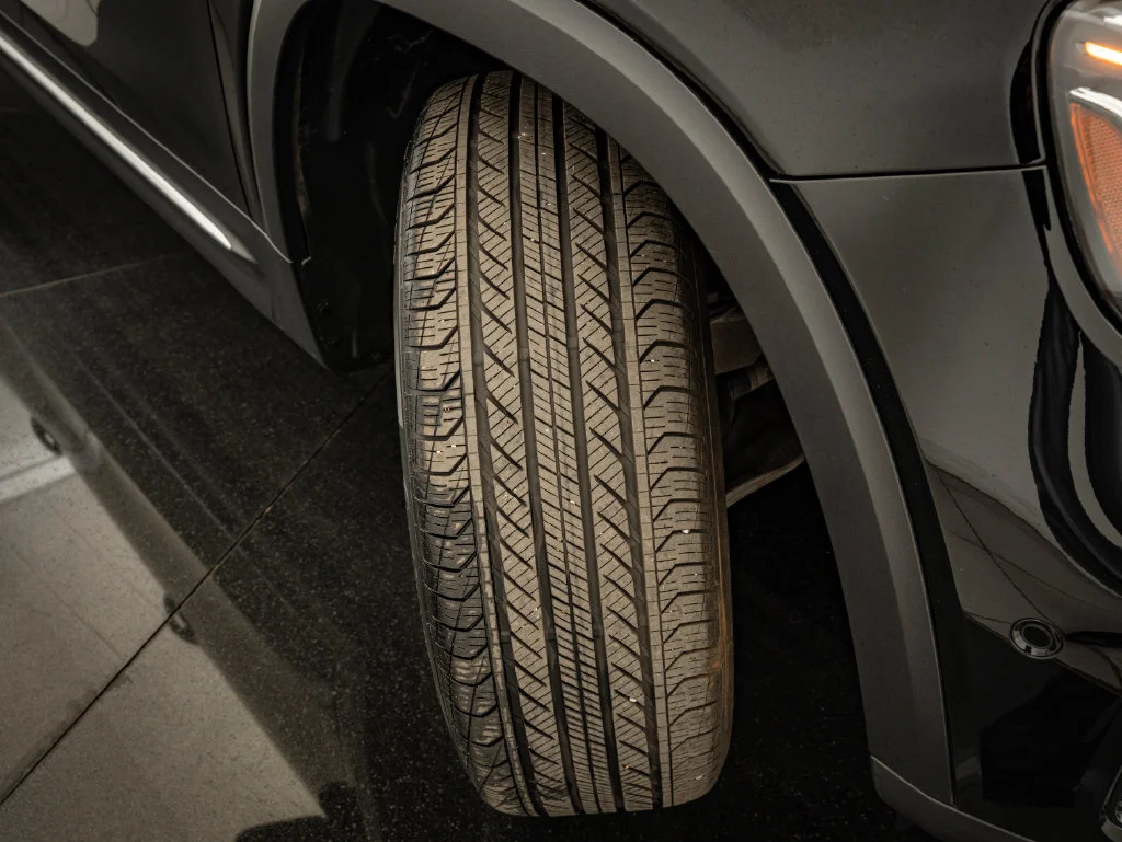 Used 2025 Night Black Mercedes-Benz GLB 250 image 42
