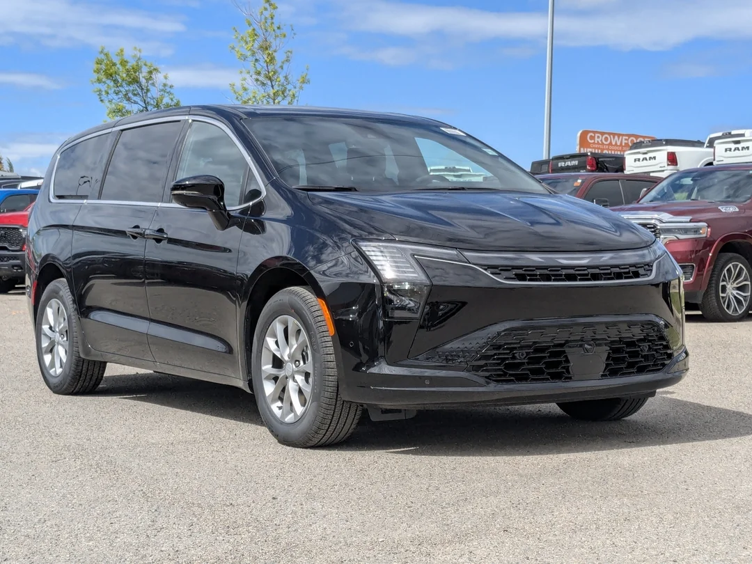 New 2027 Black Chrysler Select - - AWD - 3.6L Pentastar V6 - Adaptive Cruise Control - Blind Spot Monitor & More! image 2