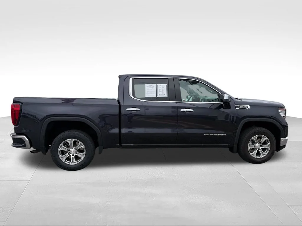 Used 2025 Silver GMC SLT image 28