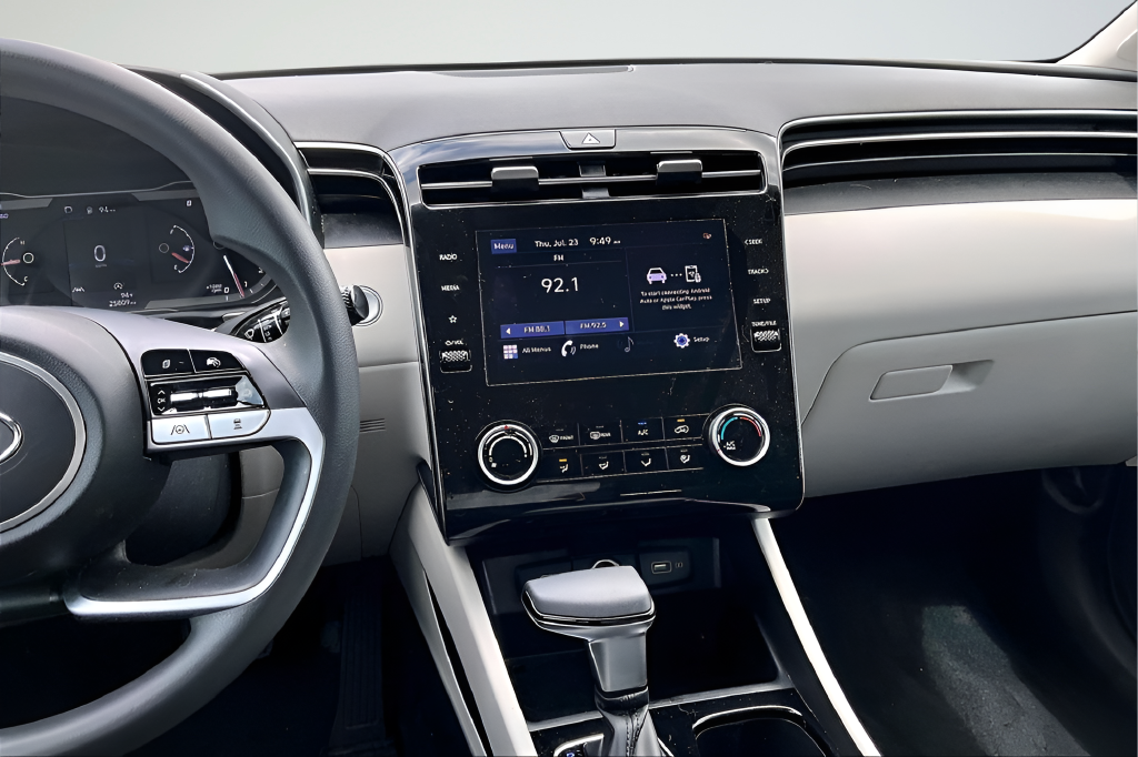 Used 2022 Silver Hyundai SEL image 9