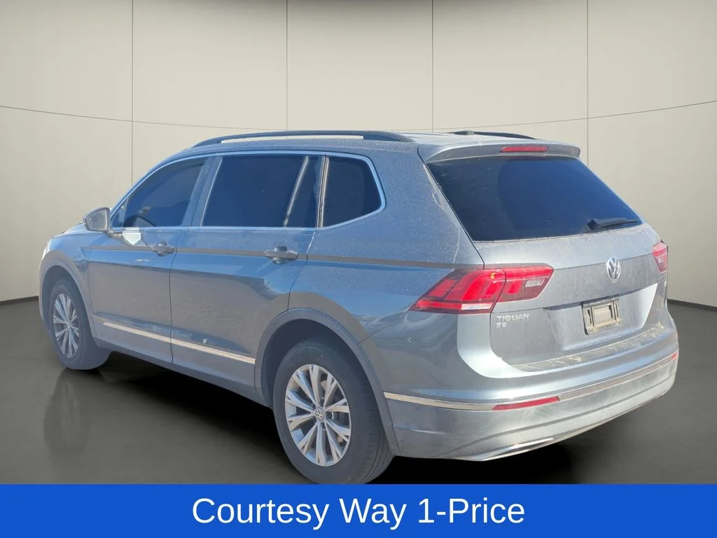 Used 2018 Gray Volkswagen 2.0T SE image 6
