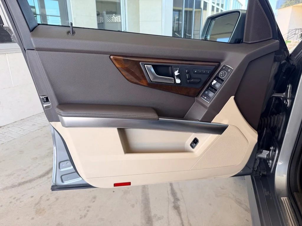 Used 2013 Silver Mercedes-Benz GLK 350 image 10