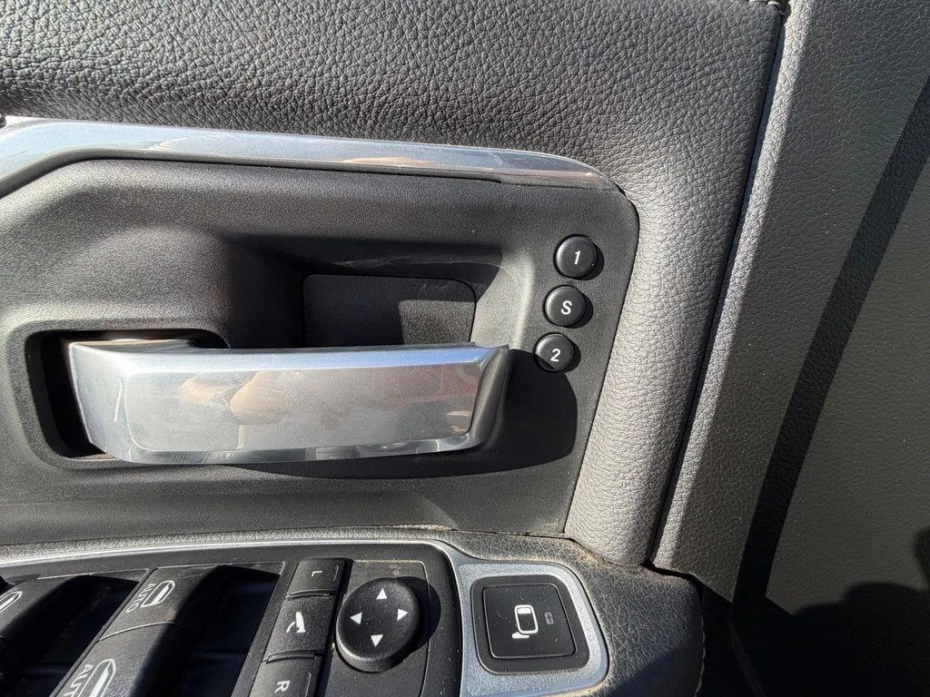 Used 2019 Black Ram Laramie image 16