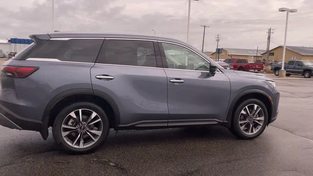 Used 2025 Blue INFINITI LUXE image 2