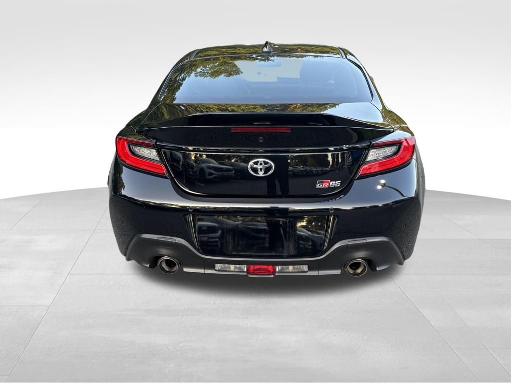 Used 2023  Toyota Premium image 7
