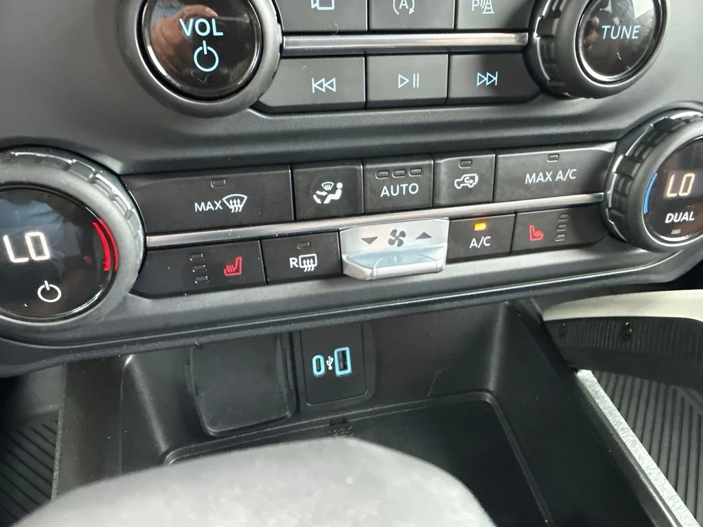 Used 2023 Black Ford Outer Banks image 12