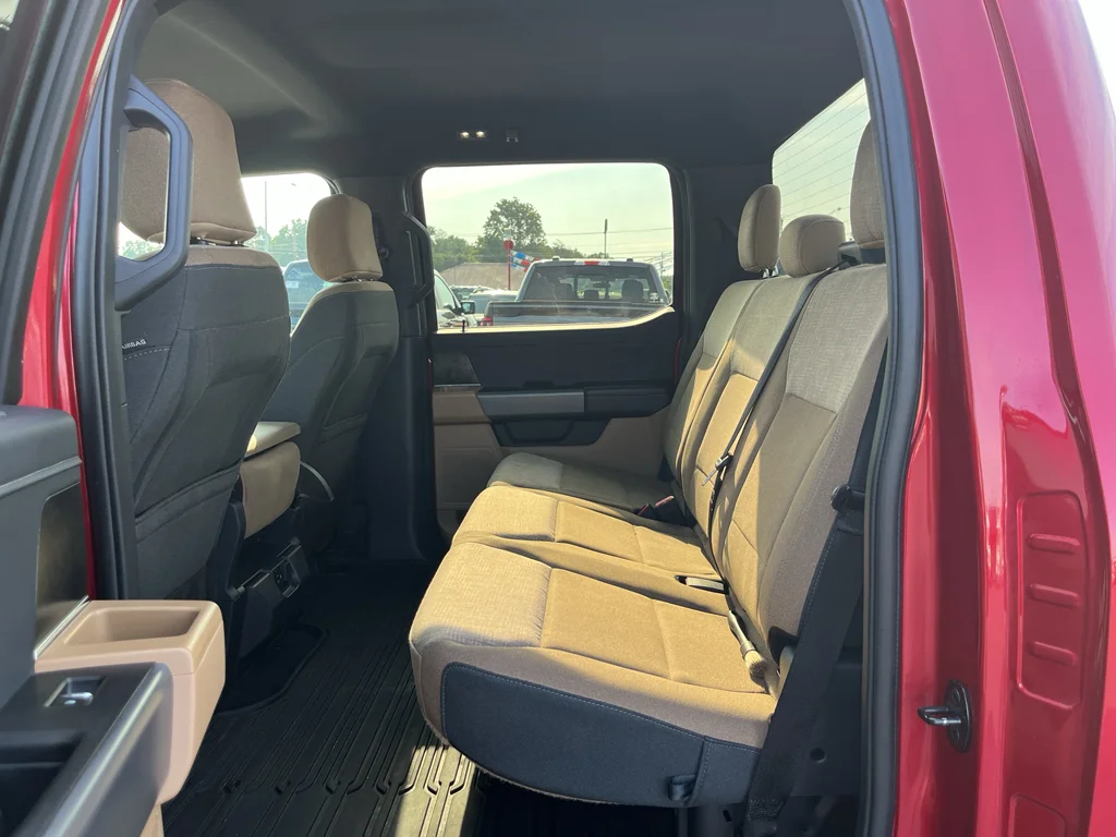 Certified Used 2022 Rapid Red Metallic Tinted Clearcoat Ford XLT image 18