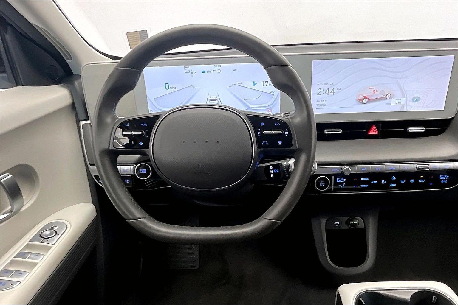 Used 2024 Abyss Black Hyundai SEL image 4