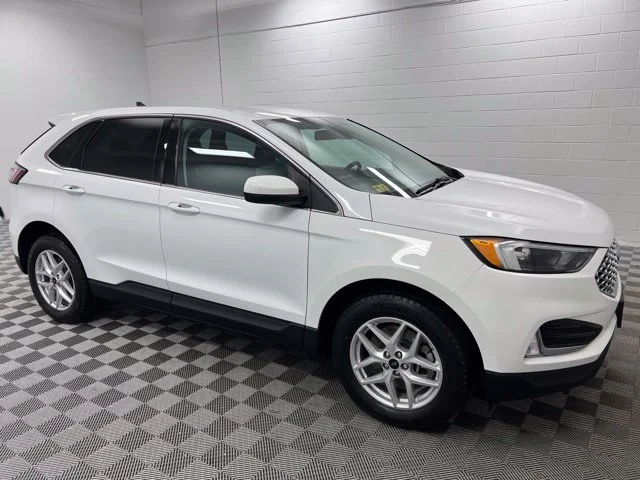 Used 2023 White Ford SEL image 4