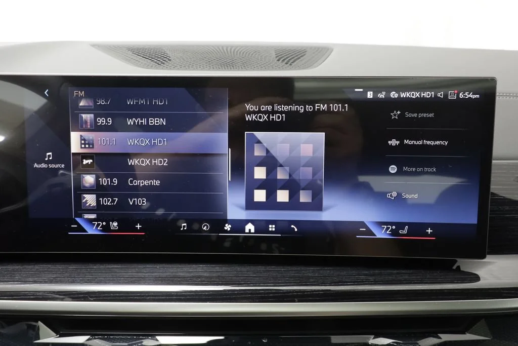 New 2027 BLACK SAPPHIRE BMW xDrive40i image 10