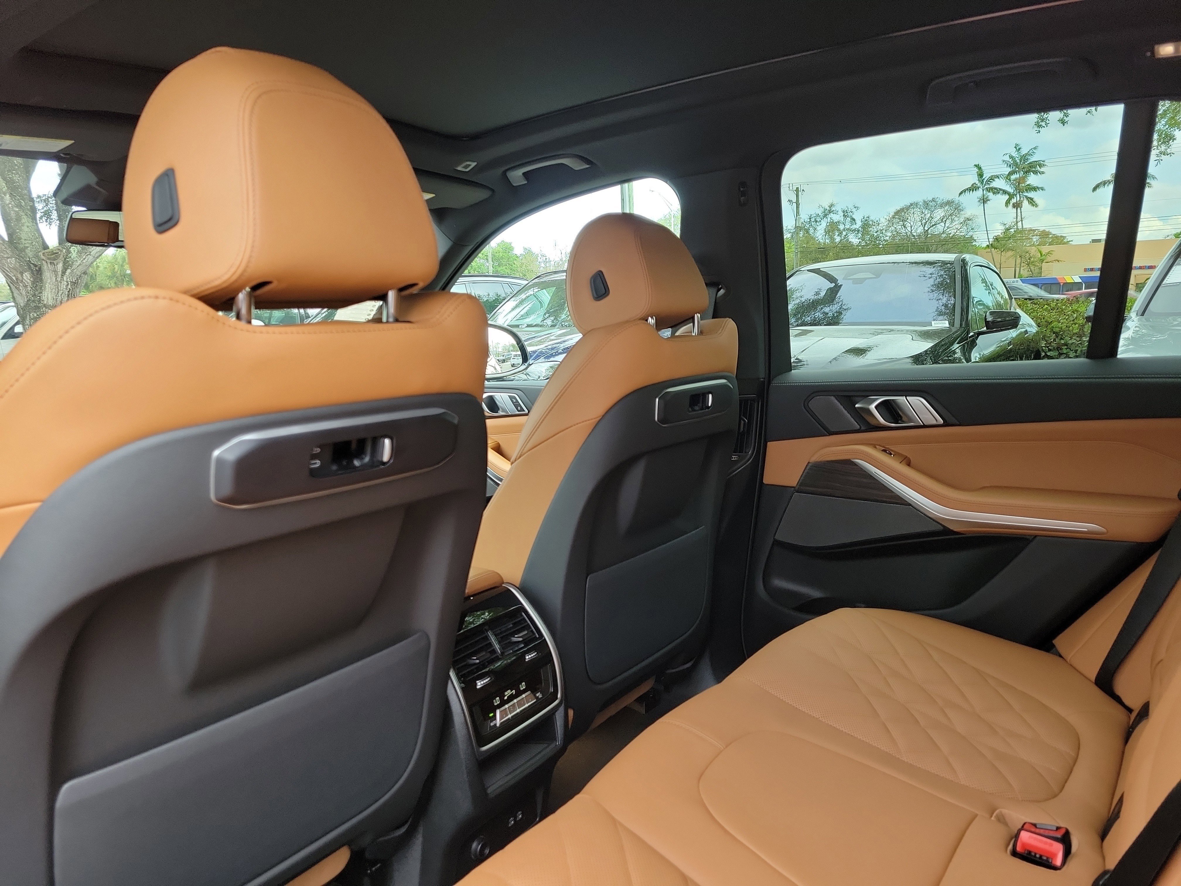 New 2026 Alpine White BMW sDrive40i image 11