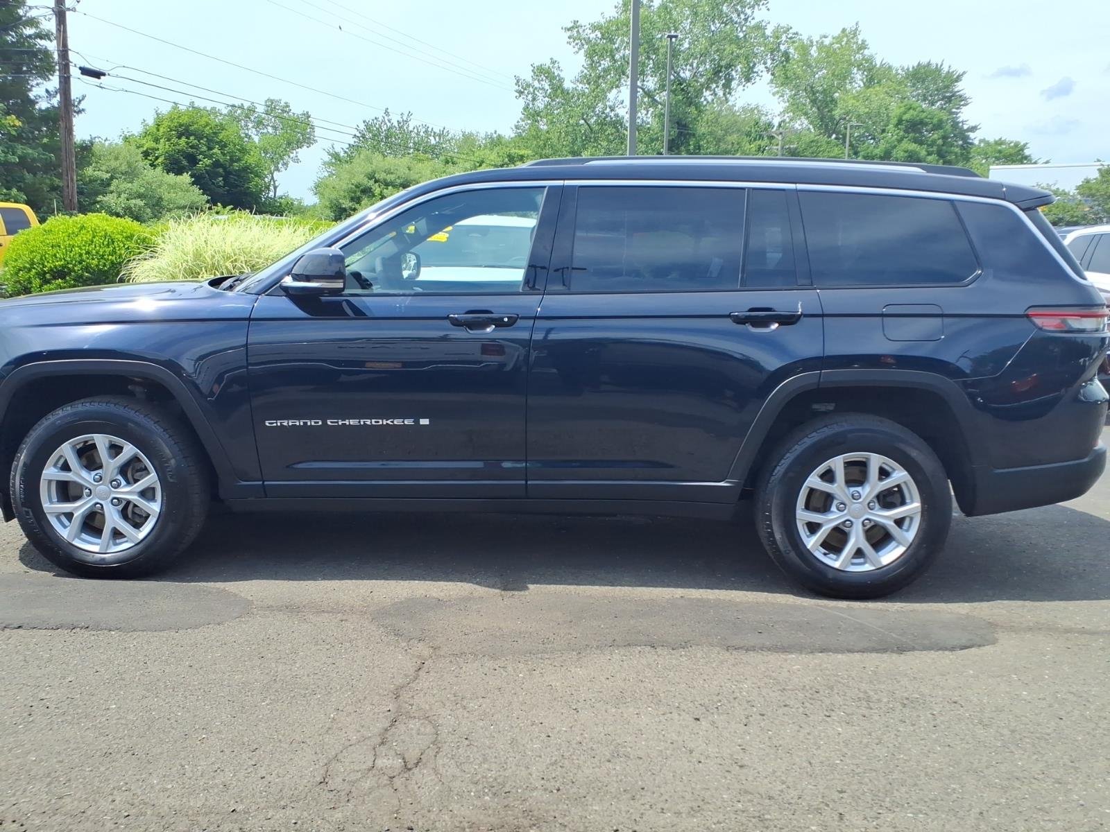 Certified Used 2023 Black Jeep Limited image 4