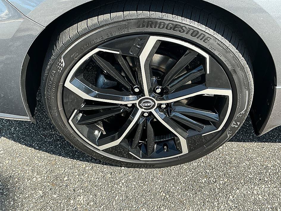 Certified Used 2024 Gun Metallic Nissan 2.5 SR image 8