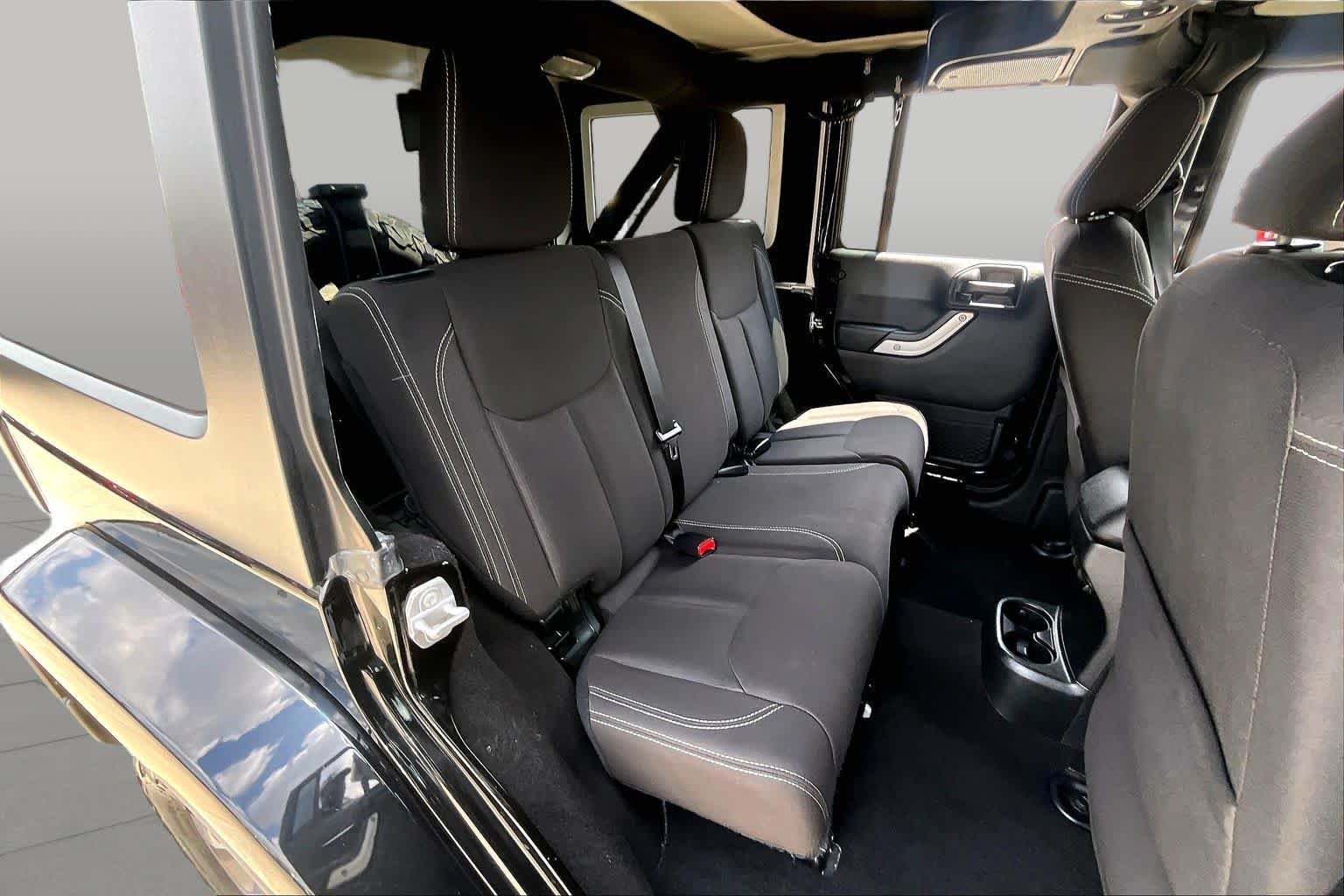 Used 2017 Black Clearcoat Jeep Sahara image 18