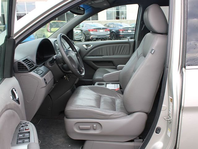 Used 2008 Silver Pearl Metallic Honda EX-L image 13