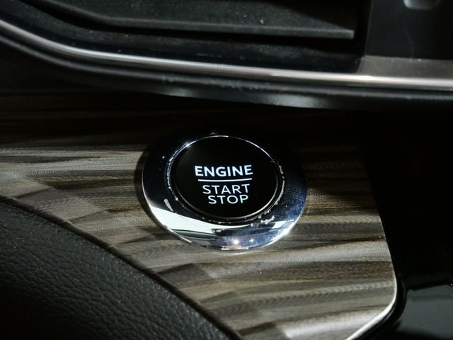 Used 2023 Gray Ford Limited image 24