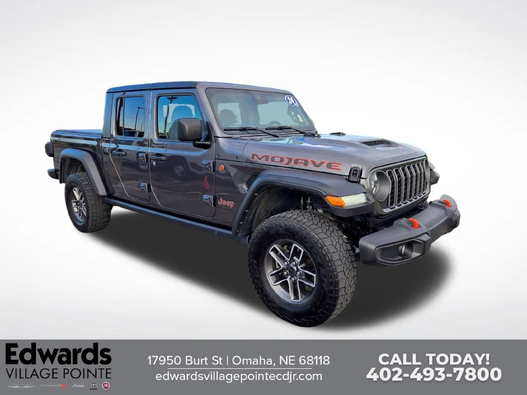 Used 2024 Gray Jeep Mojave image 1