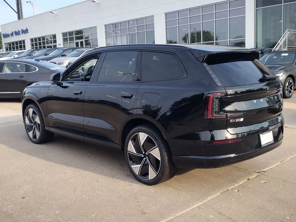 2025 Volvo EX90 Plus - Photo 8