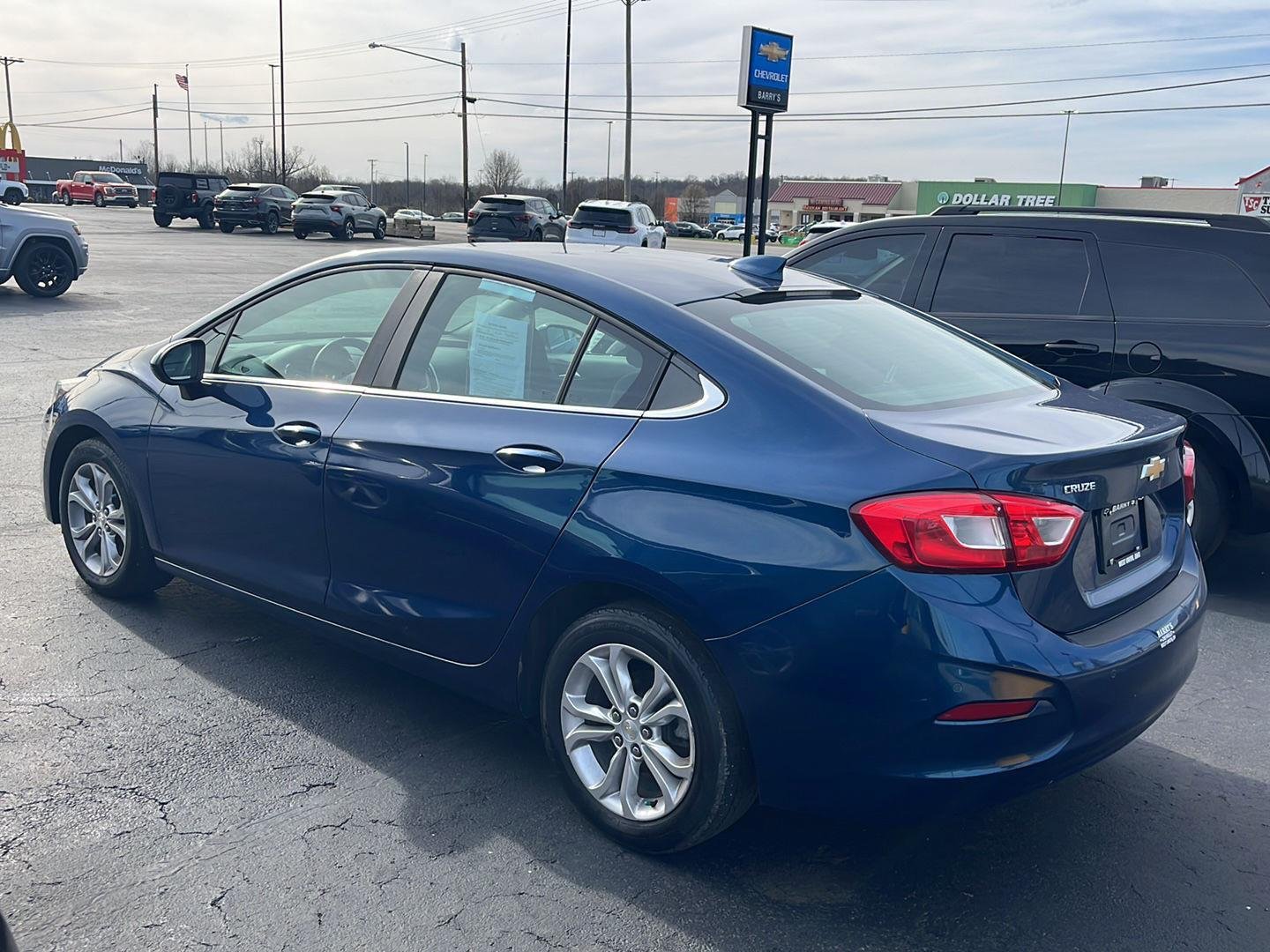 Used 2019 Chevrolet Cruze LT with VIN 1G1BE5SM4K7135766 for sale in West Union, OH