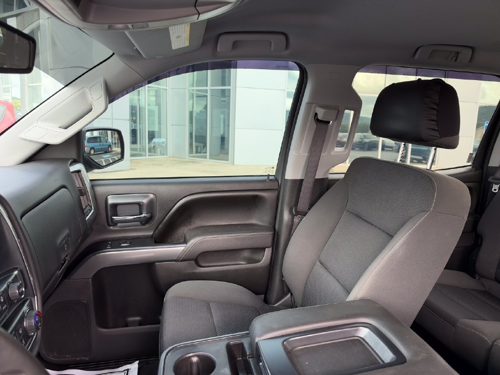 Used 2017 Silver Chevrolet LT image 19