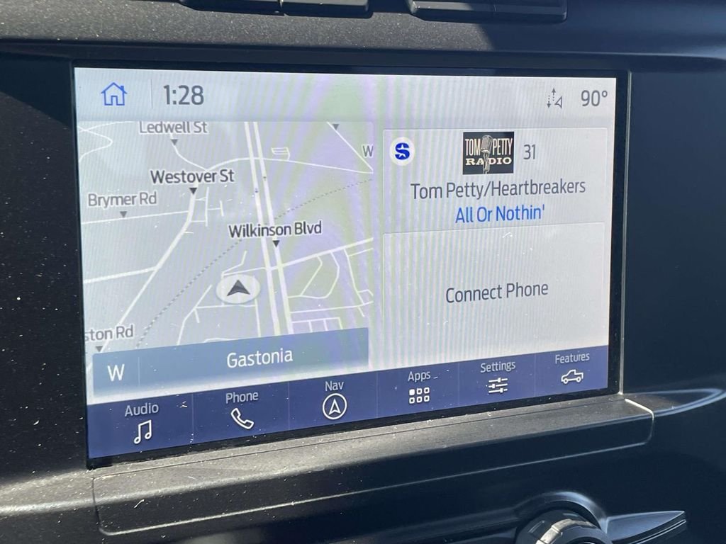 Used 2021  Ford XL image 23