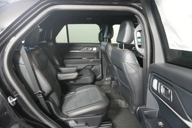 New 2026 Agate Black Metallic Ford Tremor® image 31