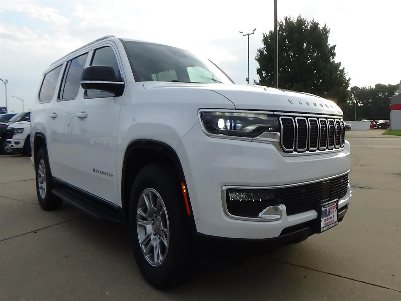 Certified Used 2024 Bright White Clear Coat (pw7) Jeep Base image 4