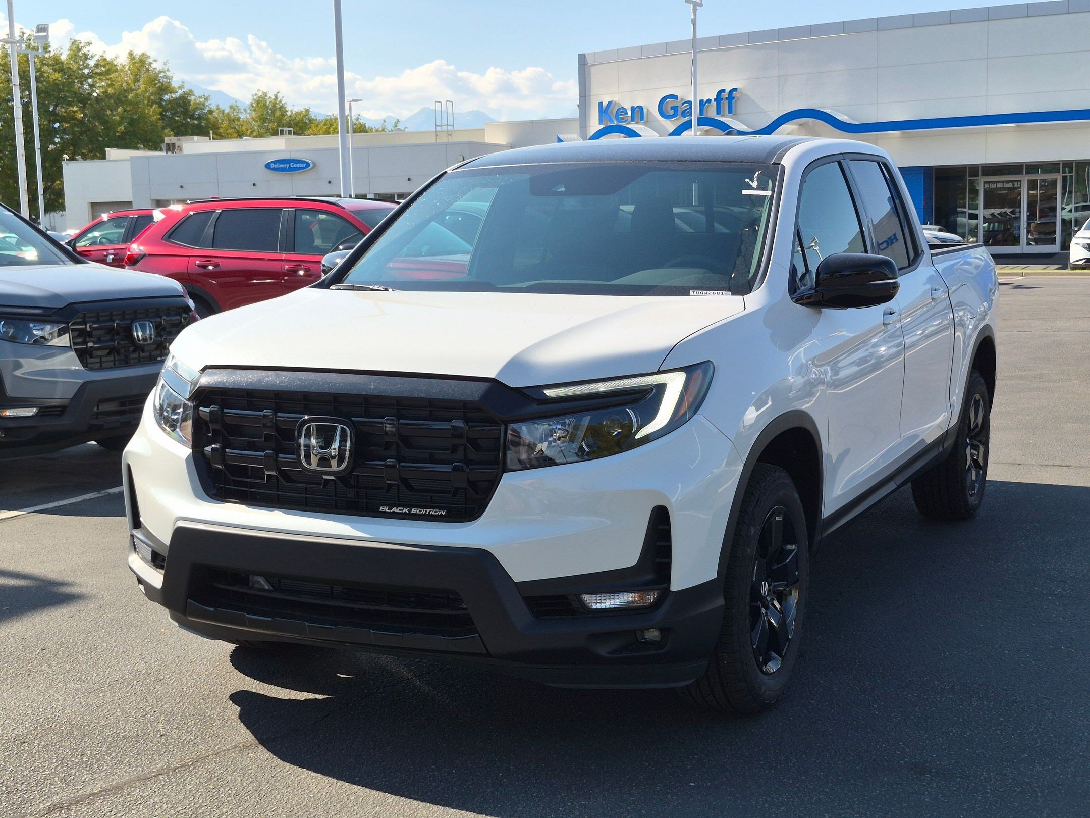New 2026 Platinum White Pearl Honda Black Edition Two-Tone image 8