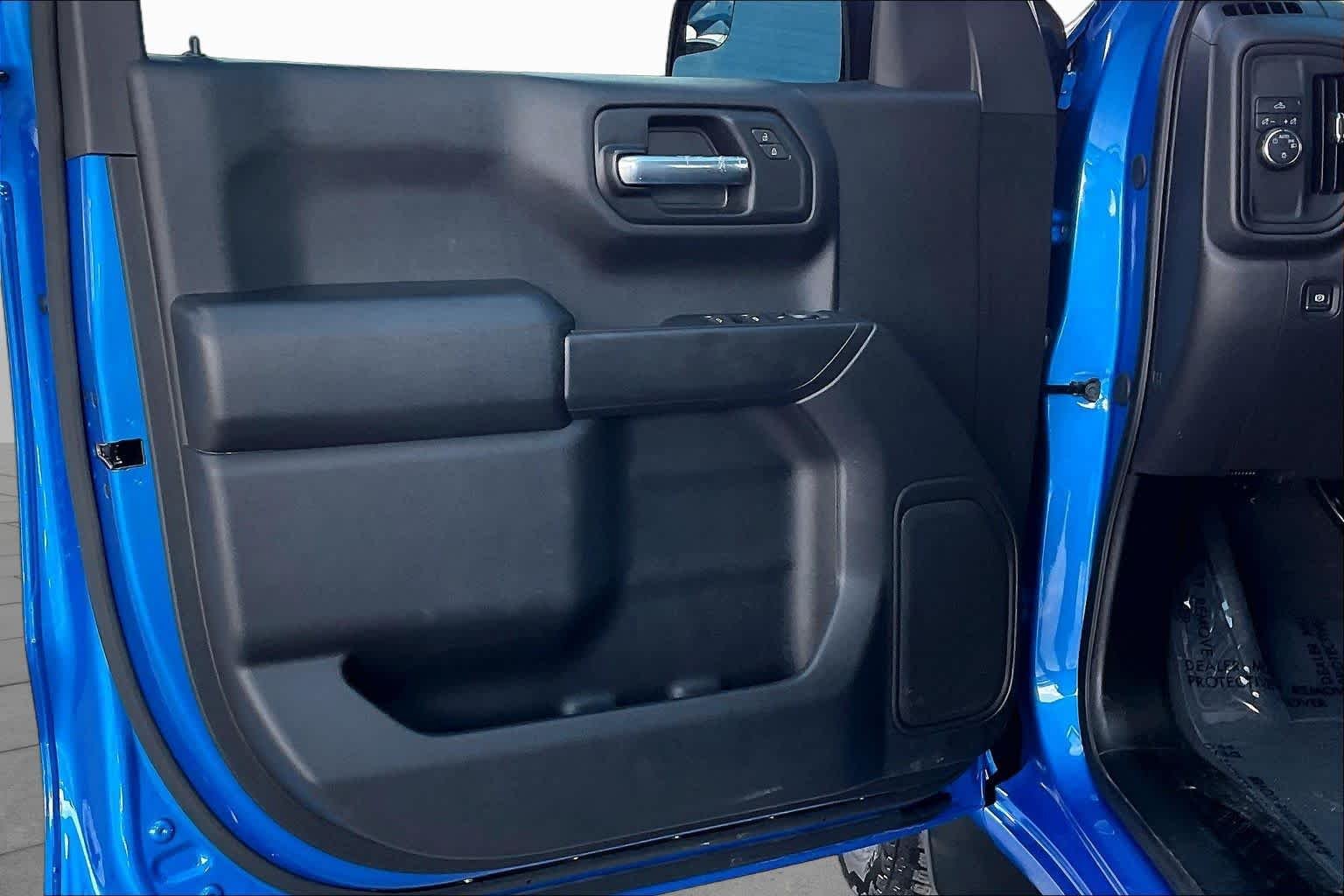 Used 2025 Riptide Blue Metallic Chevrolet Custom image 21