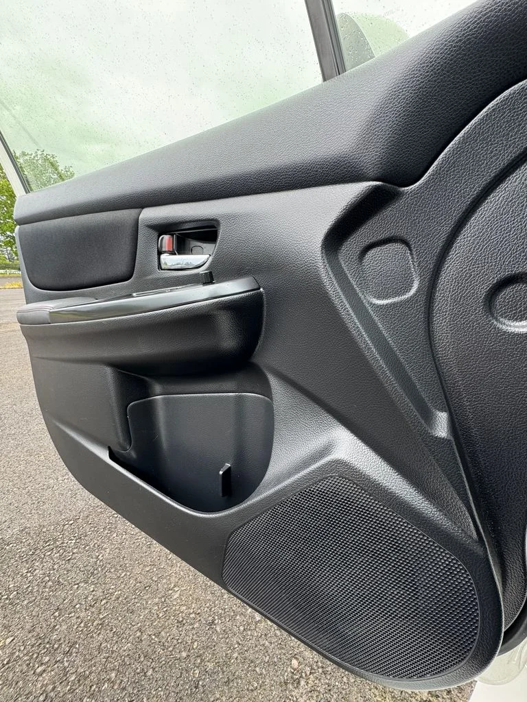 Used 2017 Crystal White Pearl Subaru Base image 11